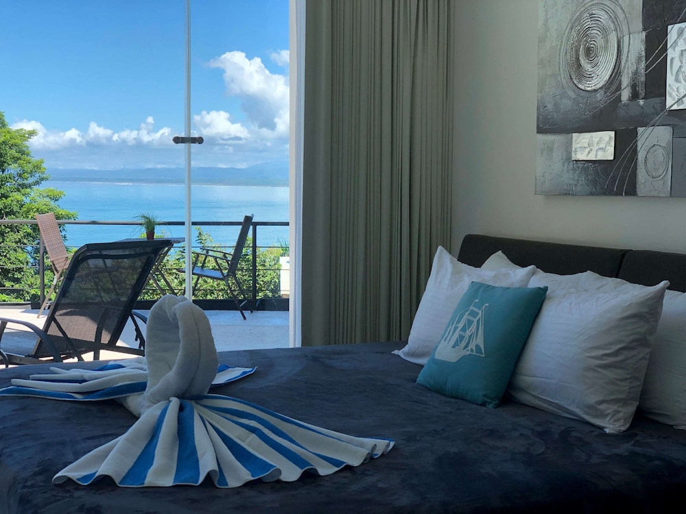Suite 2 Ocean Pool View