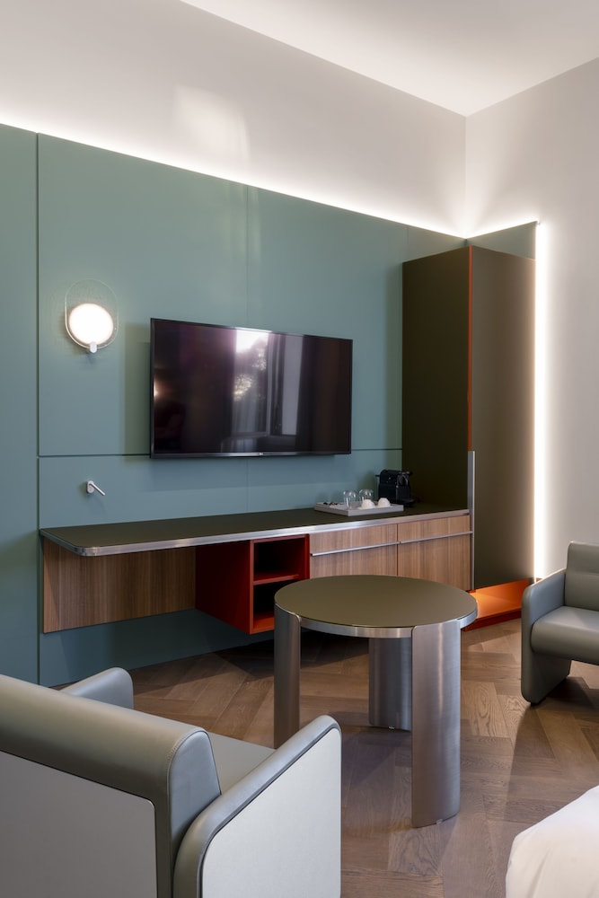Superior Room, 1 King Bed