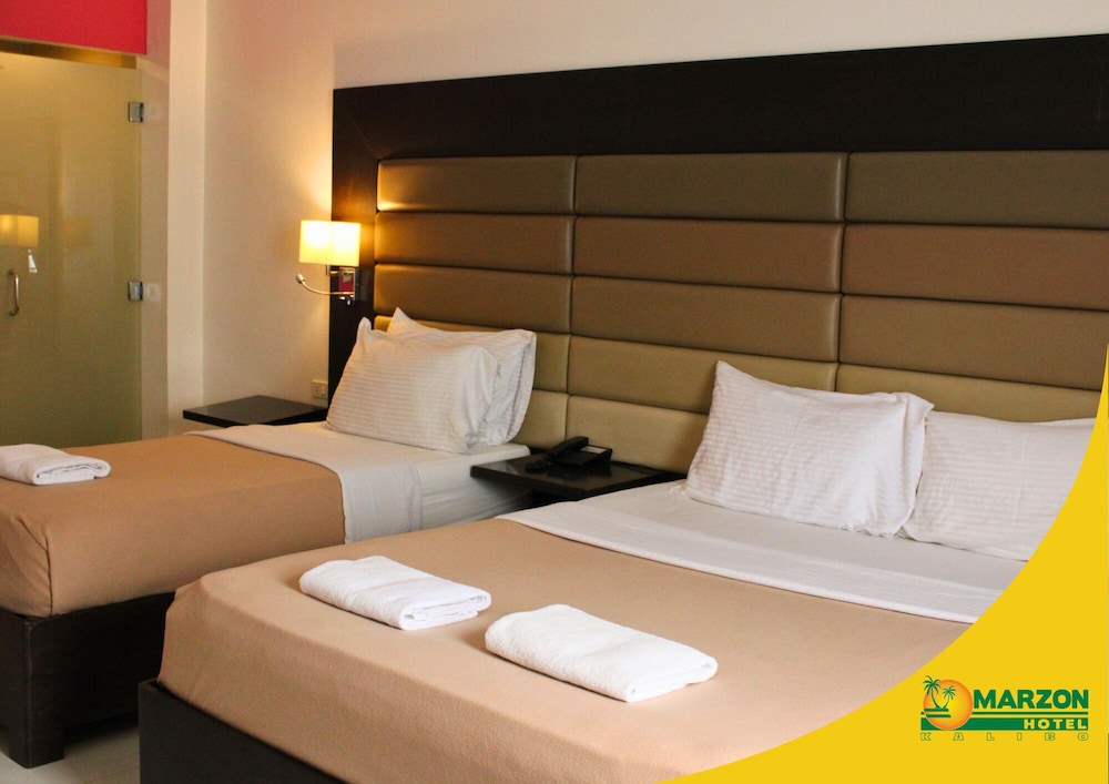 Deluxe Room - Photo 5