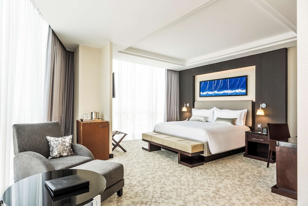 Suite, 1 King Bed, Terrace photo 2