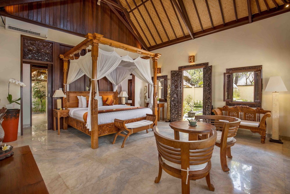Luxury Villa photo 2