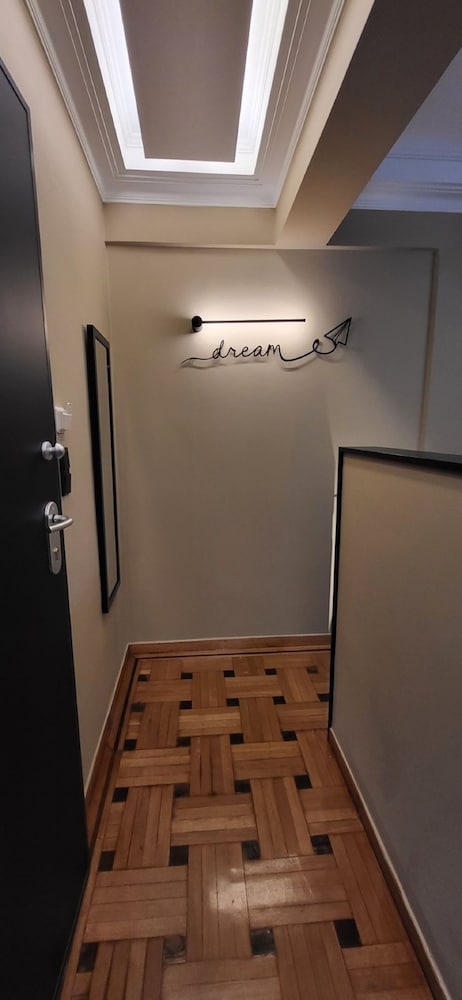 Luxury Apartment photo 2