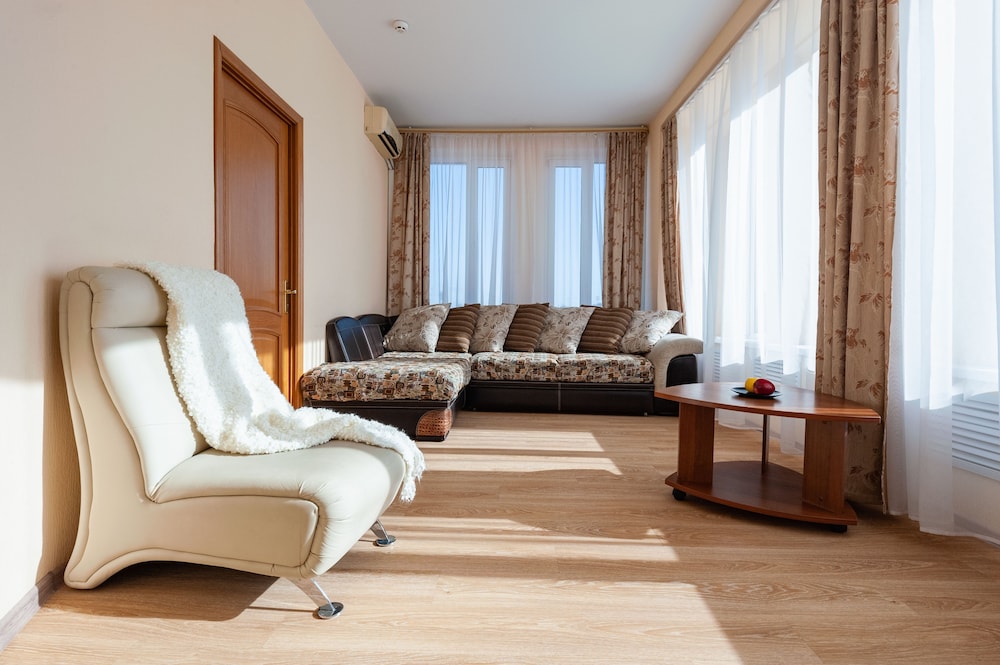 Family Room photo 1