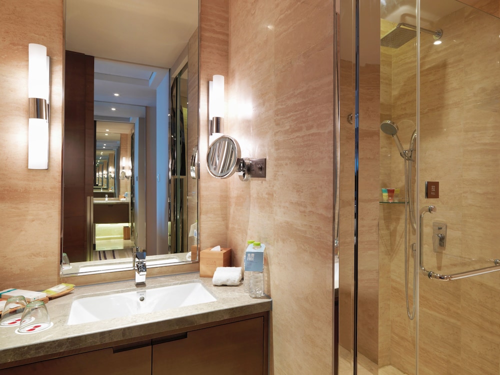 Deluxe Room, City View photo 3