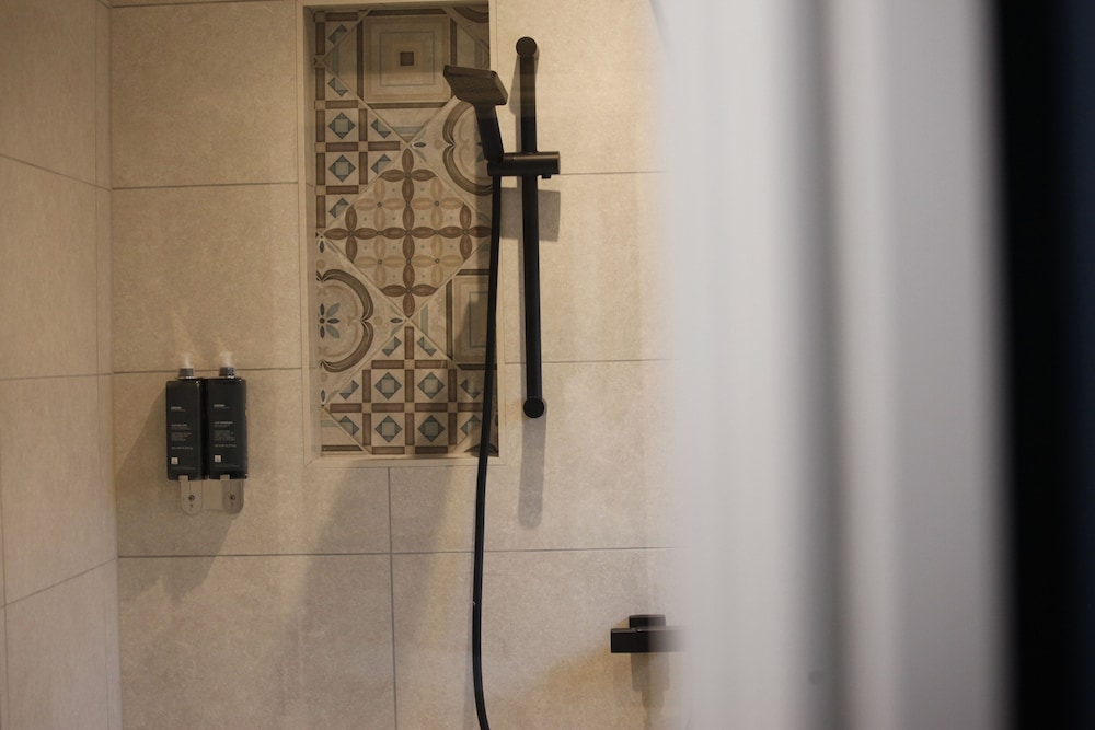 Executive Apartment - Photo 12