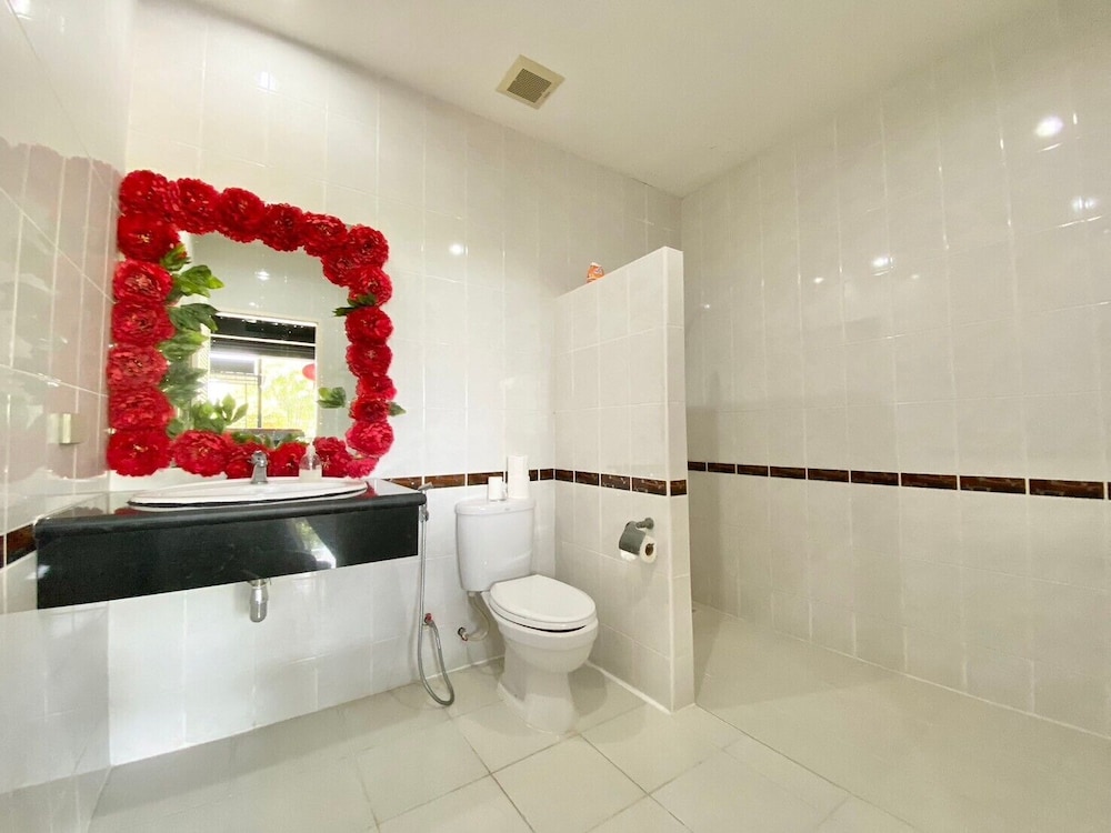 8 Bedrooms Pool Villa photo 3