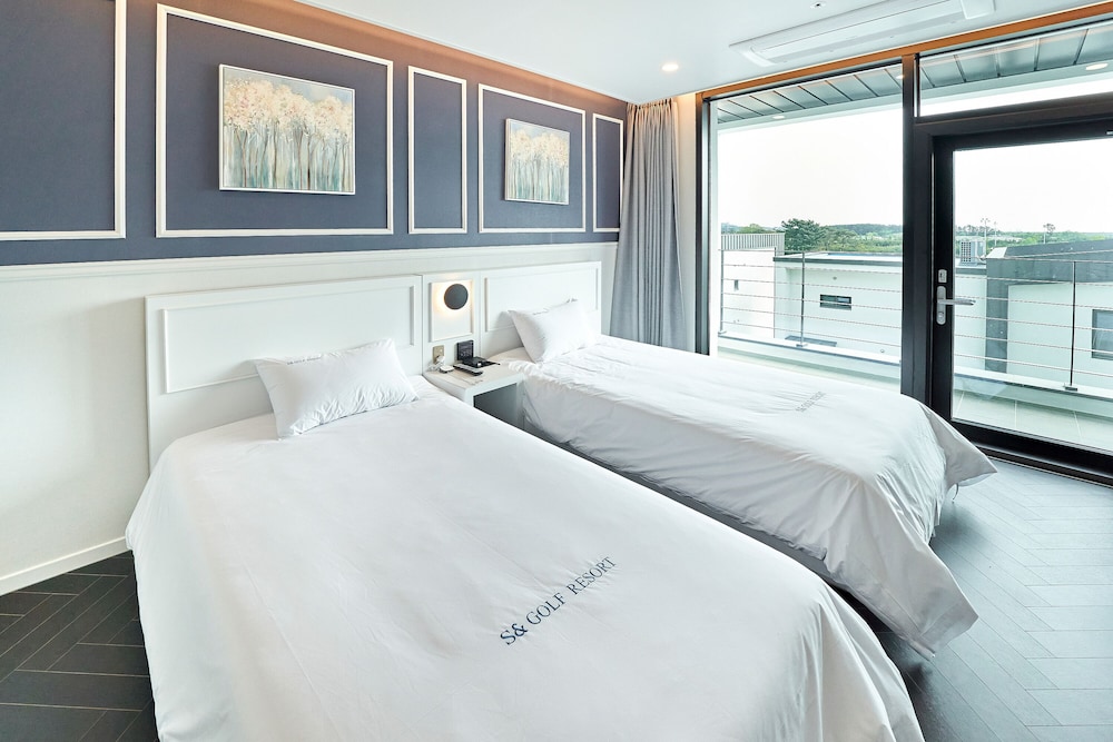 Hotel Type Standard Twin Room, 1 Bedroom (No Cooking Allowed) - Photo 1
