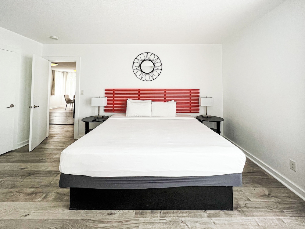 Suite, 1 Bedroom (1 King Bed)