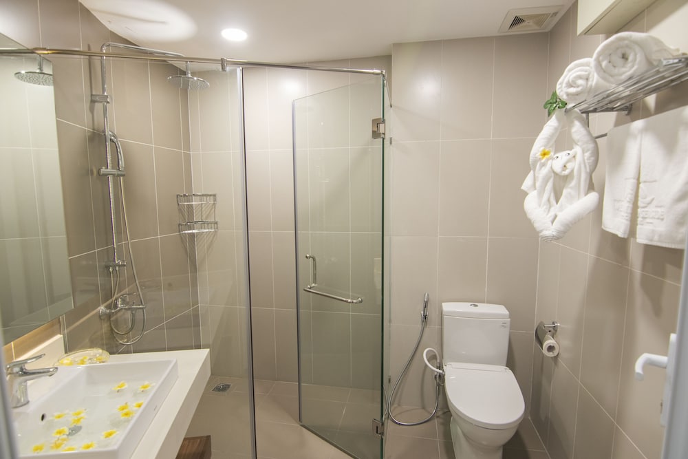 Deluxe Double Room, 1 Bedroom, Non Smoking, Partial Ocean View photo 2
