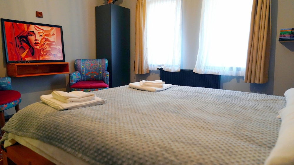 Design Room, 1 King Bed photo 2