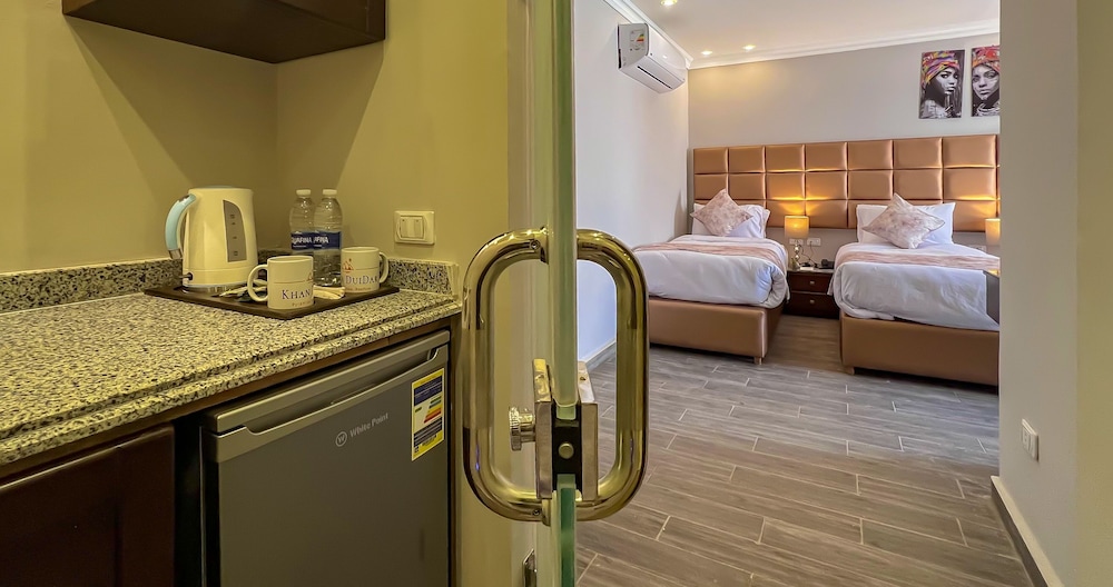 Superior Quadruple Room, Kitchen, City View - Photo 21