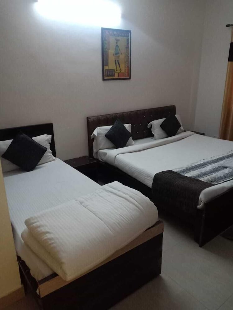 Classic Triple Room photo 1