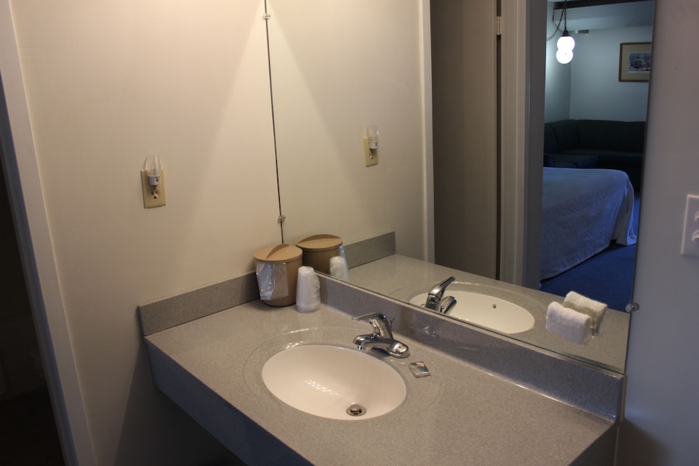 Standard Room King- The Motel photo 3