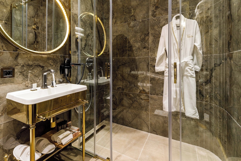 Executive Suite thumbnail 6