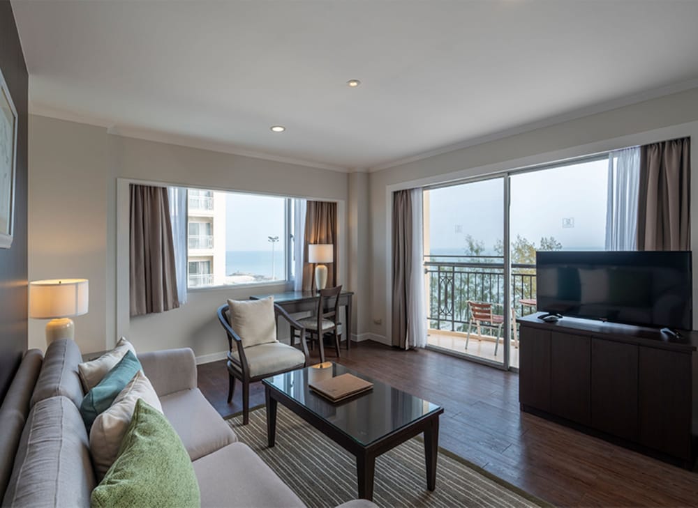 Premier Suite, 1 Bedroom, Balcony photo 3