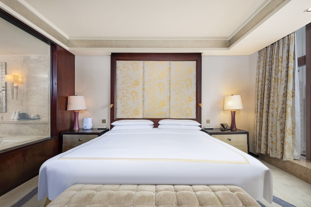 Fairmont Gold Junior Suite Hollywood Twin (Gold Lounge Access) photo 2