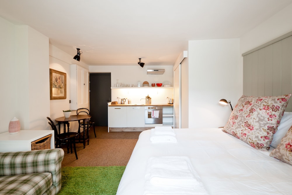 Apartment (Pocket Watch) photo 2