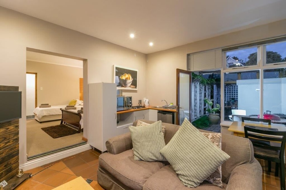 Lagoon-Facing Suite photo 1