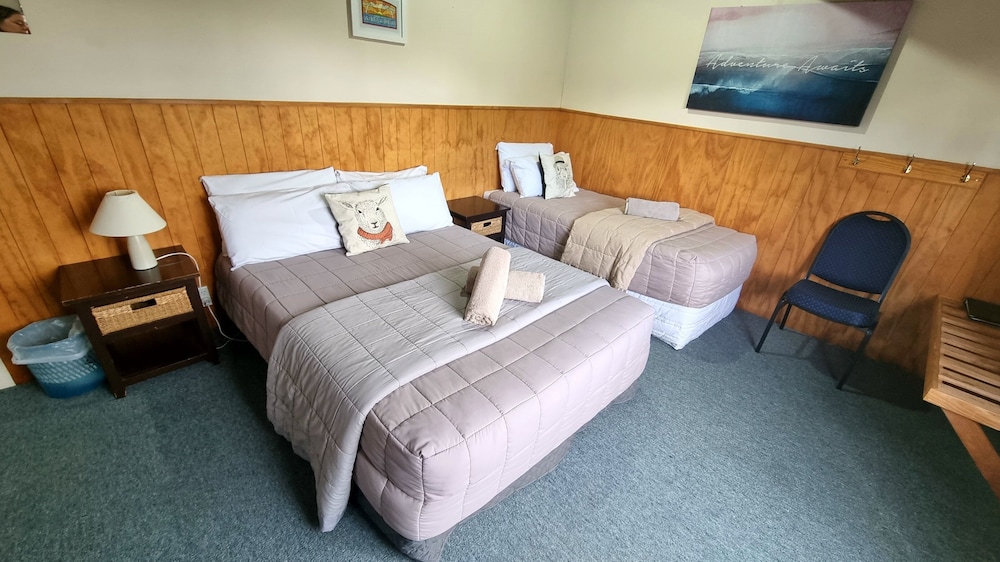 Economy Room, Multiple Beds, Shared Bathroom photo 1