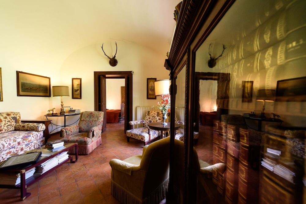 Comfort Suite, 1 Bedroom, Courtyard View, Ground Floor photo 2
