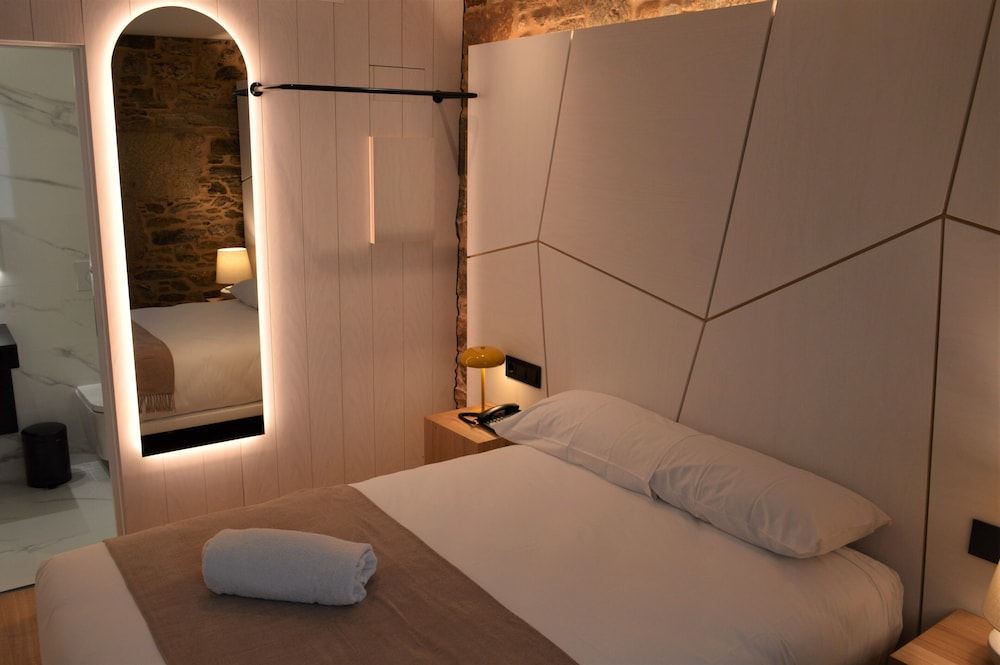 Basic Single Room, 1 Double Bed, Ground Floor