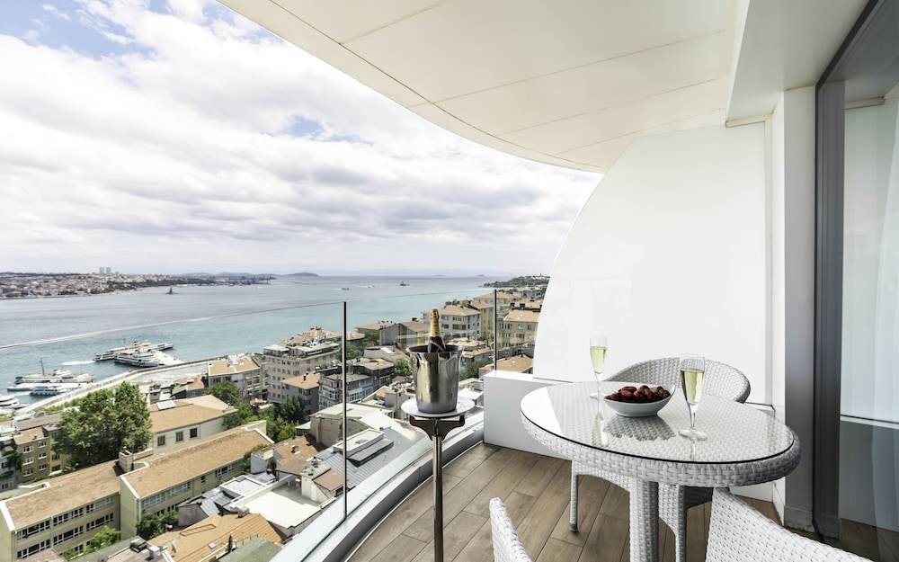 Two Connecting Family Room With Bosphorus View photo 3