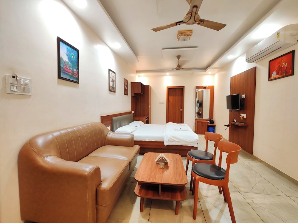 Deluxe Suite, Balcony, City View photo 1