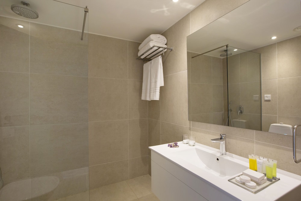 Standard Room, Partial Sea View - Photo 7