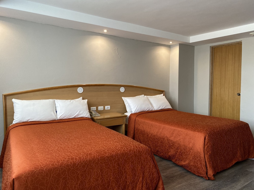 Double Room, 2 Double Beds - Photo 10