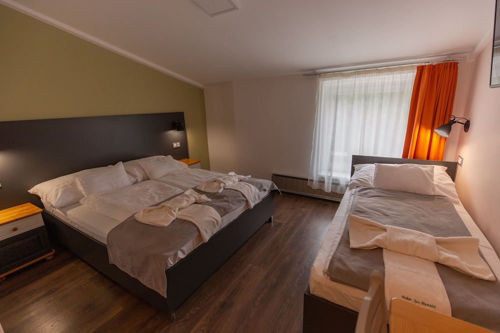 Standard Triple Room photo 1