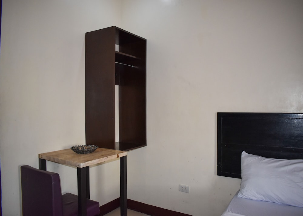 Deluxe Room - Photo 11