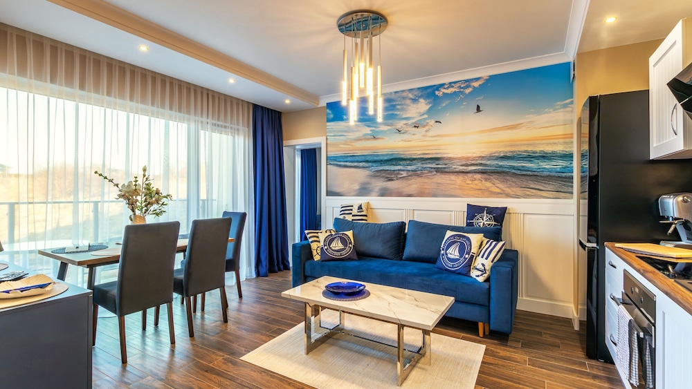Apartment (16A) photo 1