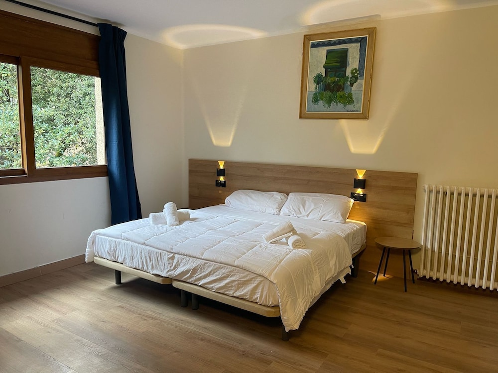 Comfort Quadruple Room, Multiple Beds, Shared Bathroom, Garden View photo 3