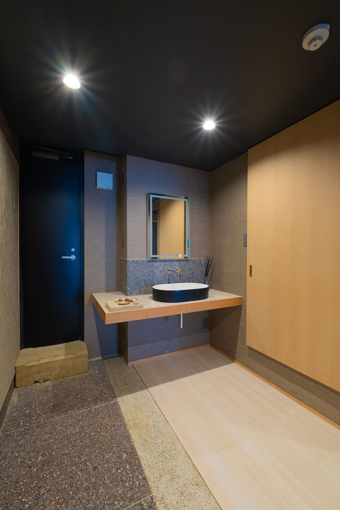 Family Room, Multiple Beds, Non Smoking, City View photo 3