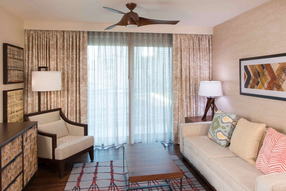 1 Bedroom Resort View King Suite With Sofabed thumbnail 6