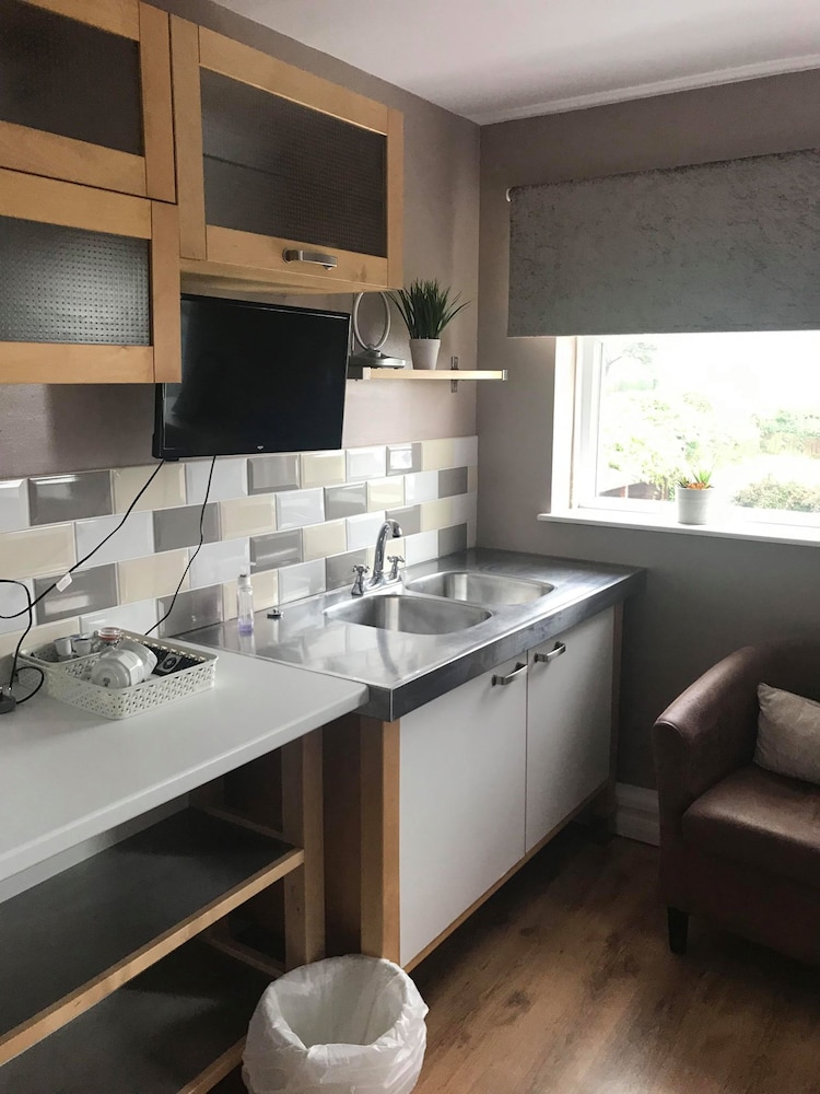 Twin Room, Ensuite, Garden View (room 3) photo 2