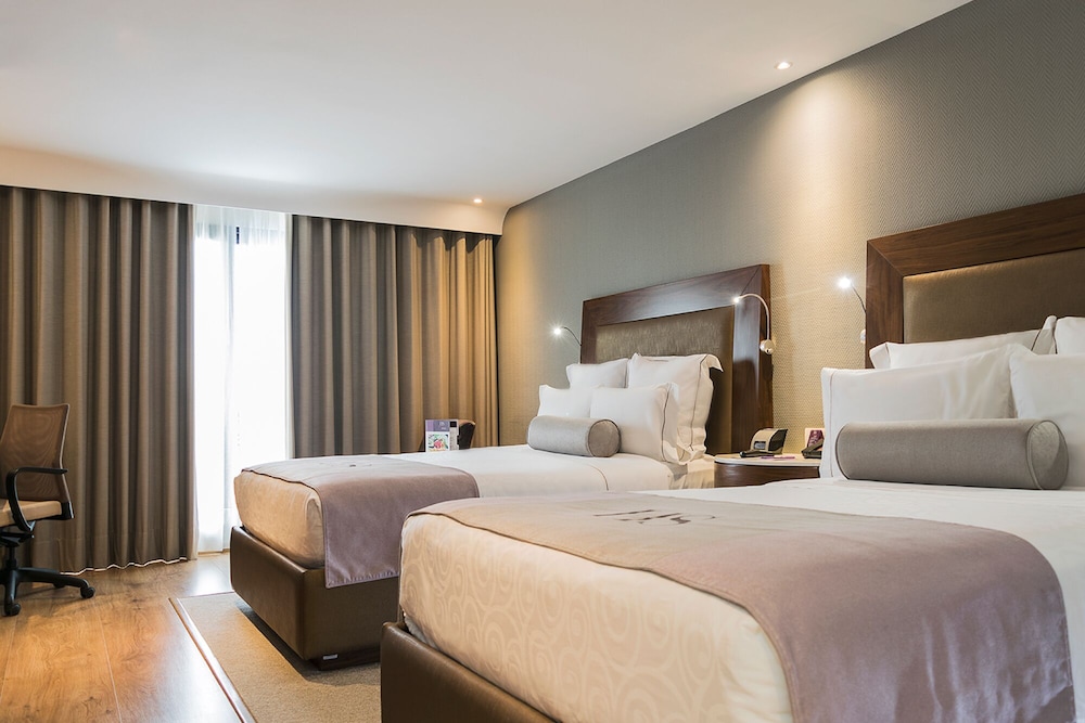 Deluxe Room, 2 Double Beds - Photo 1