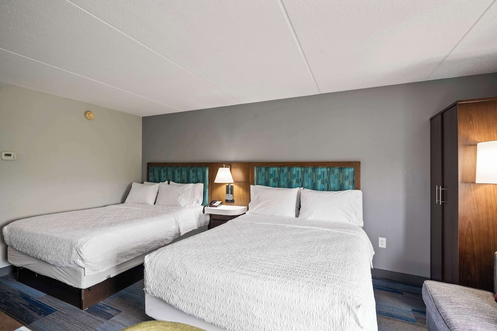 Two queen beds - Photo 4
