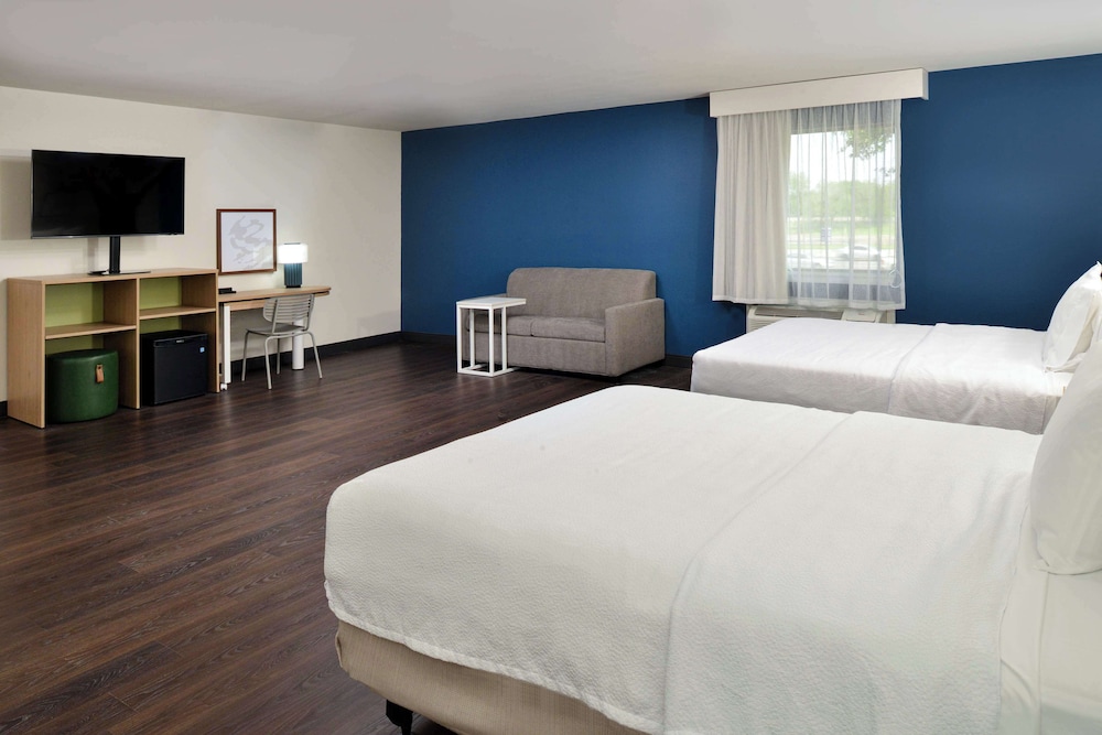 Room, Accessible, Bathtub (2 Queens w/Sofabed, Hearing/Mobility) - Photo 4