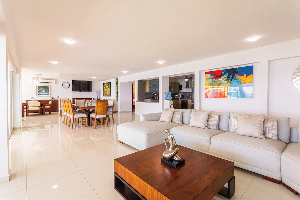 Condo, 4 Bedrooms