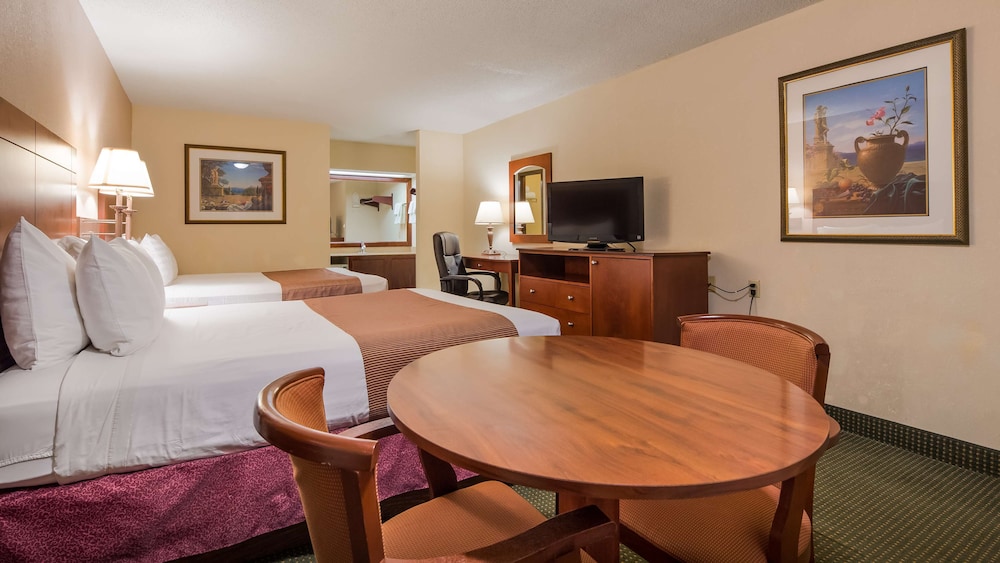 Standard Room, 2 Queen Beds, Smoking, Refrigerator