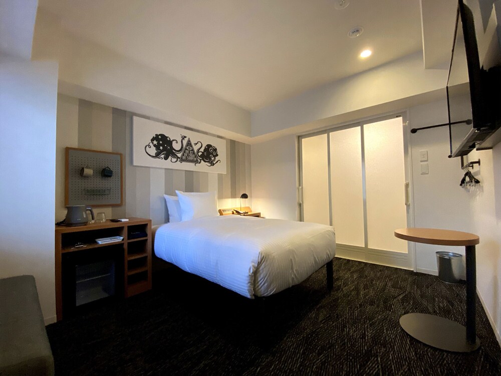 Universal Double Room, Non Smoking - Photo 5