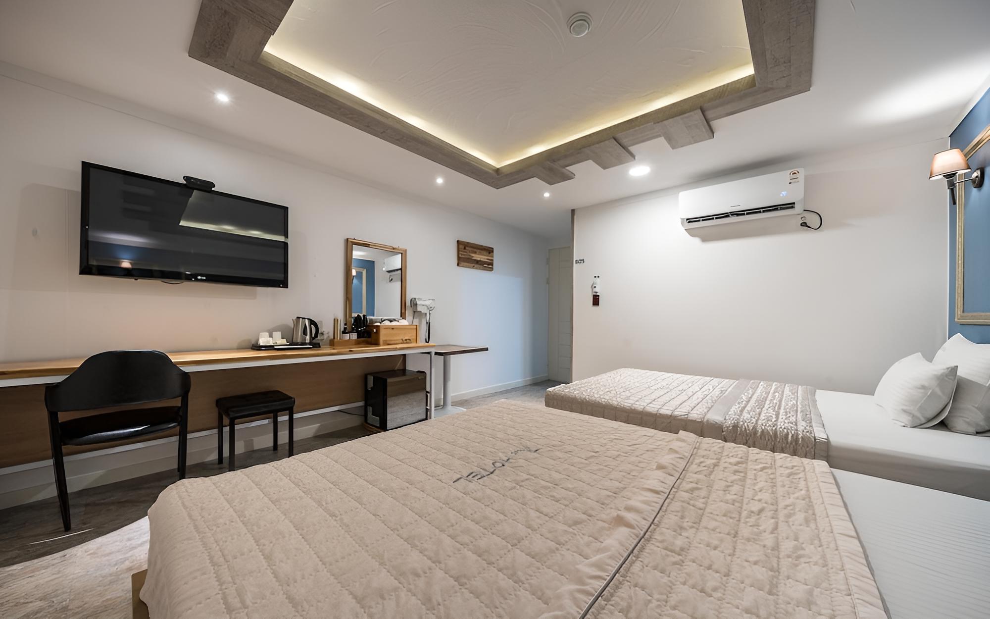 Room (Twin (Twin double + single)) photo 3