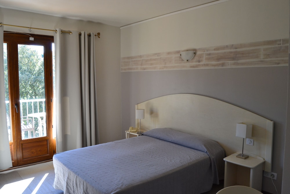 Double or Twin Room photo 2