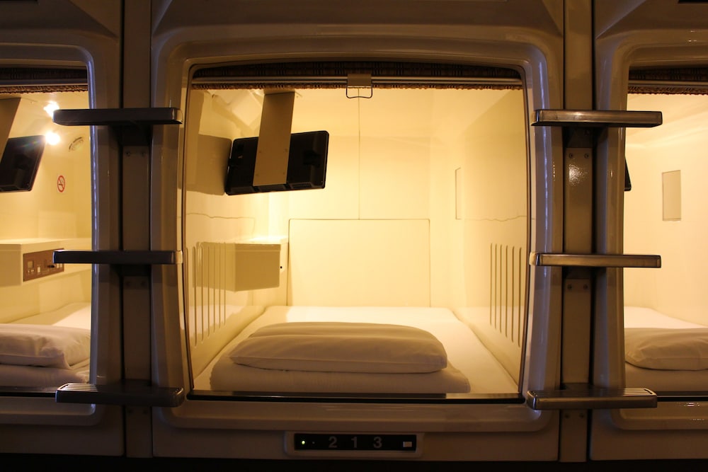 Room, Men only, Shared Bathroom (Capsule, No Tattoo allowed) photo 2