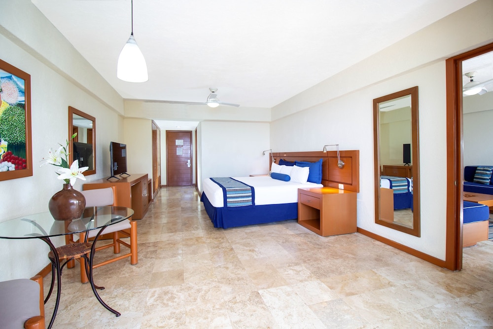 One Bedroom Suite - Photo 4