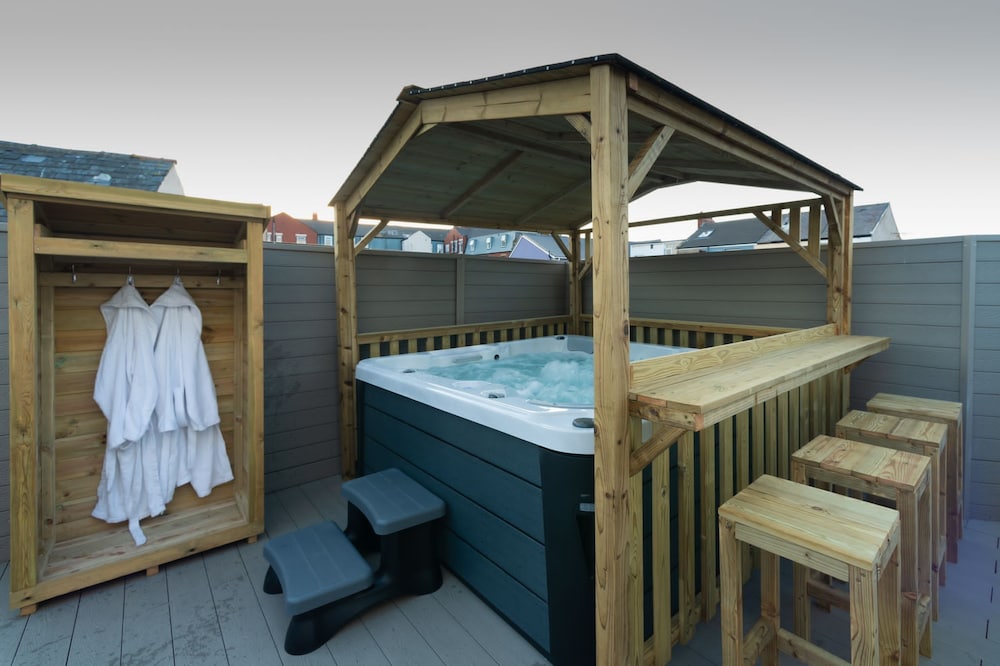 Superior Apartment, Private Bathroom (with Private Hot Tub)
