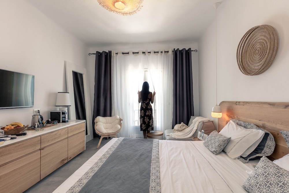 Superior Double Room, City View