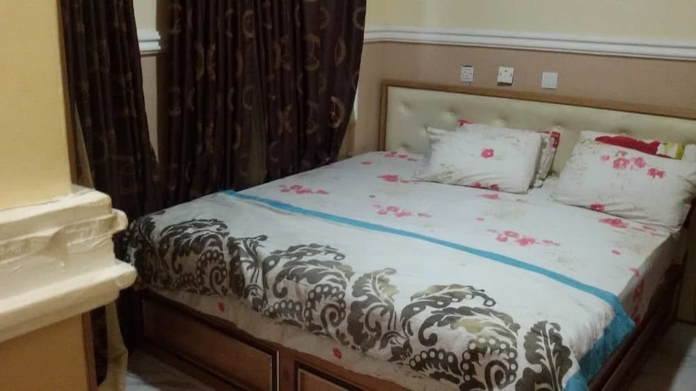 Executive Room - Photo 3