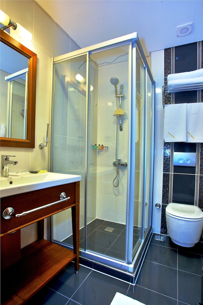 Standard Quadruple Room, 2 Bedrooms, 2 Bathrooms photo 2